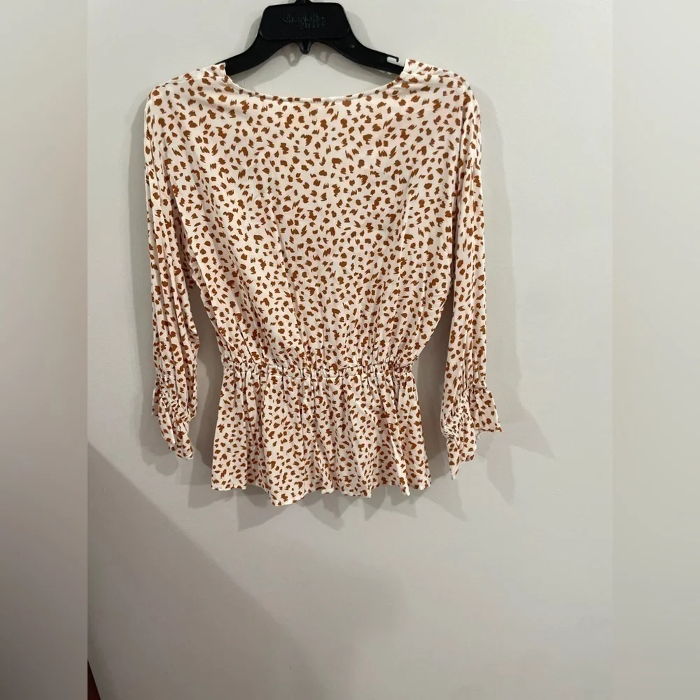 Savanna Jane Peplum Embroidered Top Size Small/Will Fit Size Medium NWT - Picture 3 of 5